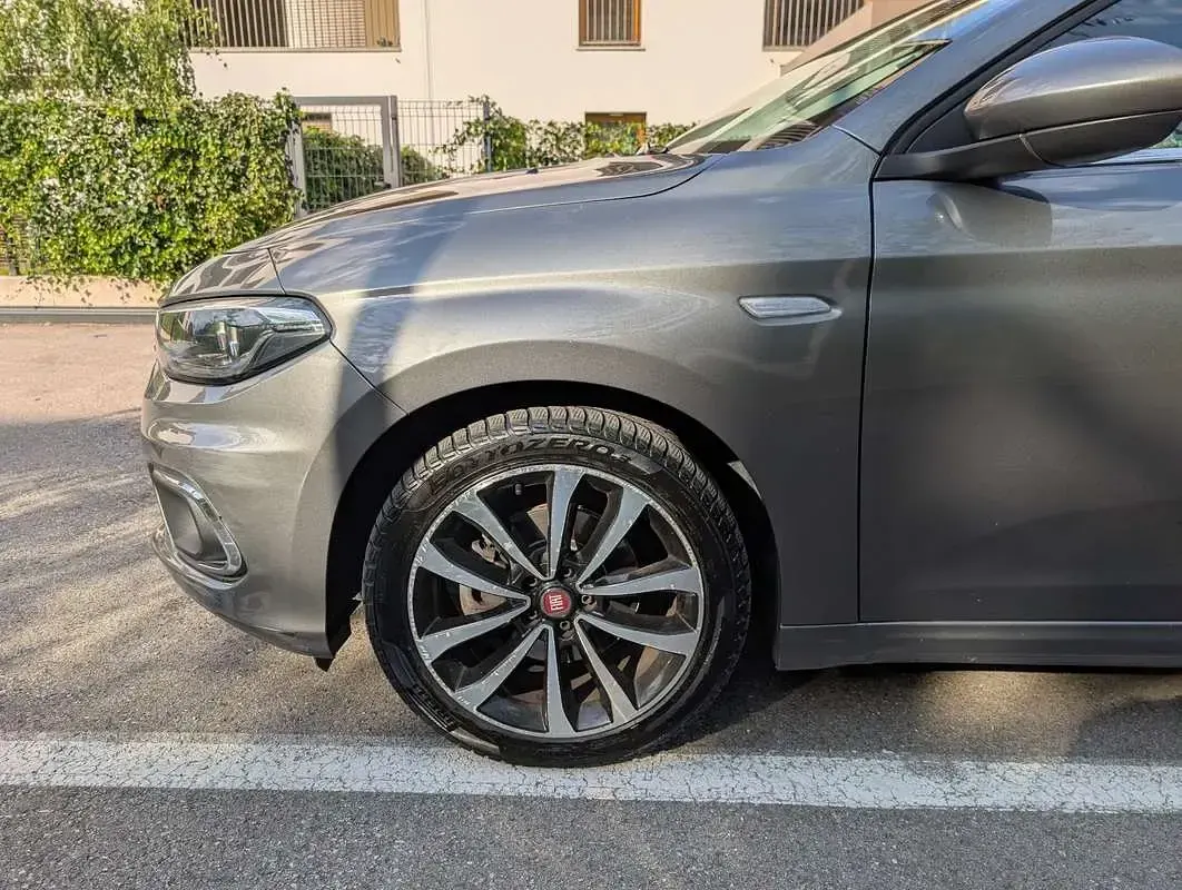 Usata Fiat Tipo Lounge 120 CV (88 kW) 2018 Grigio Station wagon