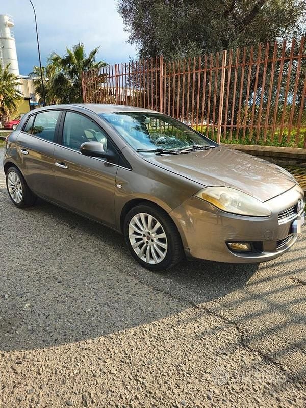 Usata Fiat Bravo 150 CV (110 kW) 2007 Marrone Utilitaria