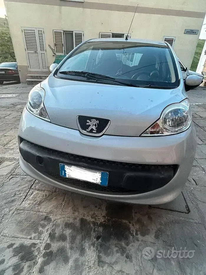 Usata Peugeot 107 54 CV (39 kW) 2007 Utilitaria