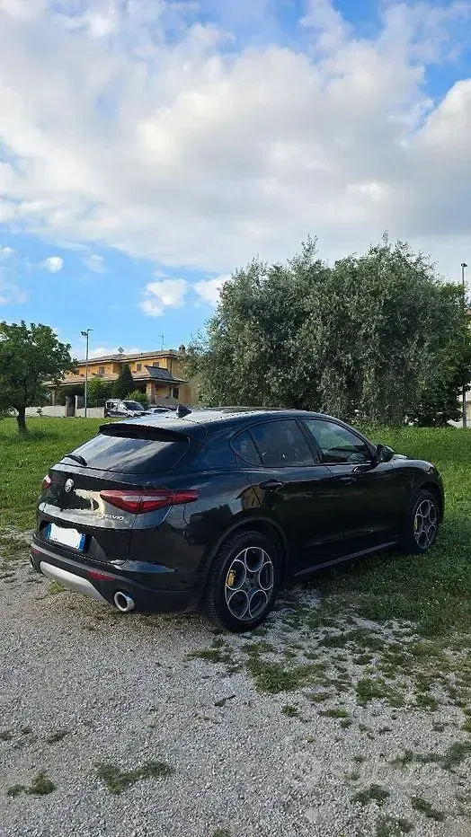 Usata Alfa Romeo Stelvio Executive 210 CV (154 kW) 2017 Nero SUV
