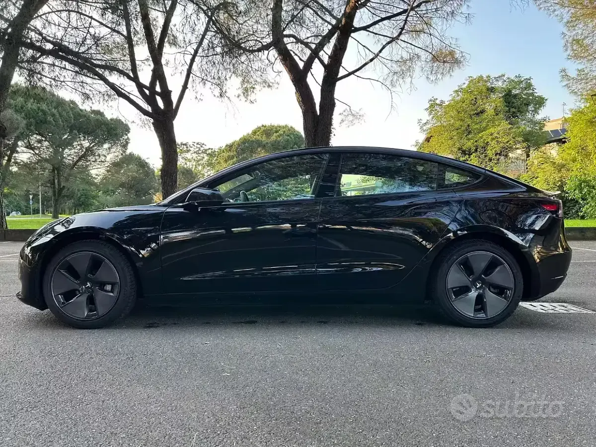 Usata Tesla Model 3 RWD 88 kW (120 CV) 2021 Nero Berlina