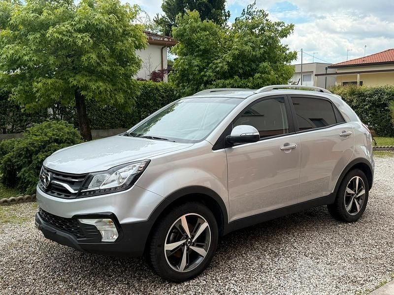 Argento Usata 2019 Ssangyong (KGM) Korando Limited SUV | 10.500 € (Buon prezzo) - Immagine 1/4