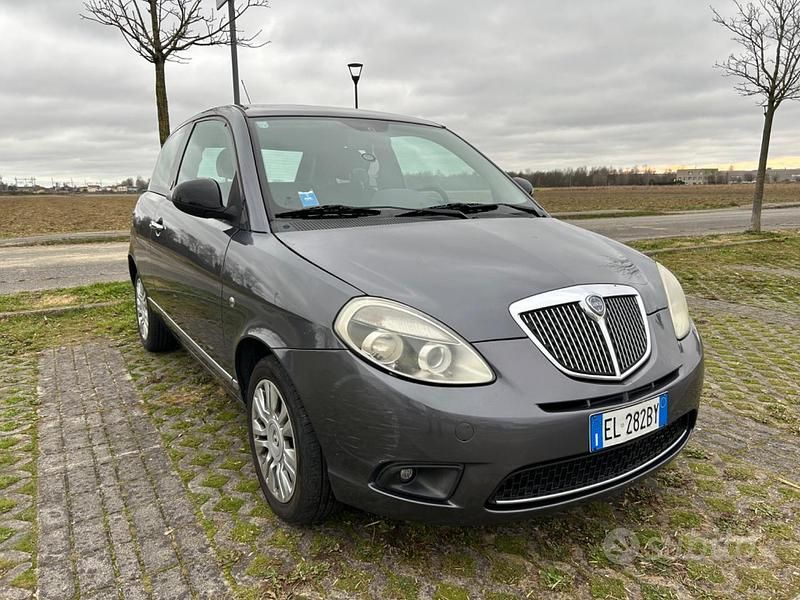 Usata Lancia Ypsilon 75 CV (55 kW) 2011 Utilitaria