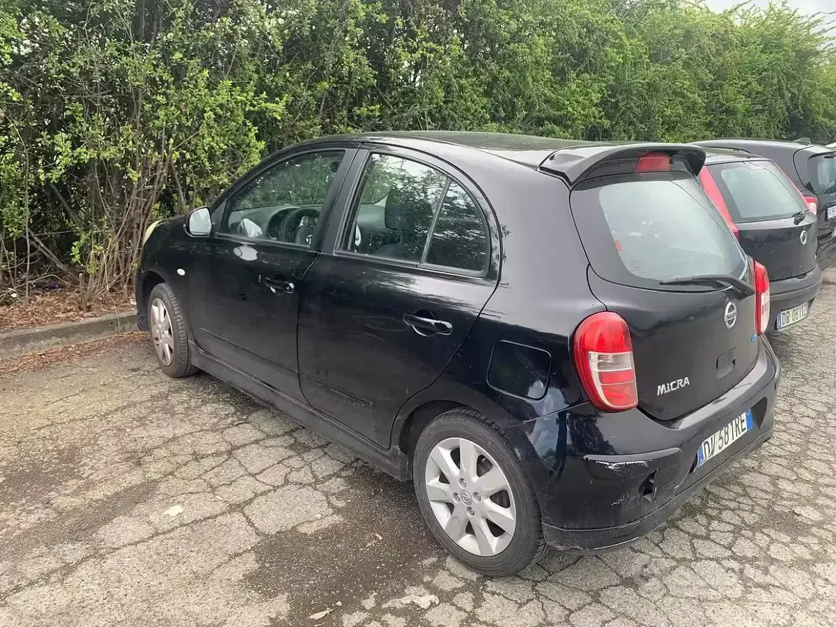 Usata Nissan Micra 98 CV (72 kW) 2011 Nero Utilitaria