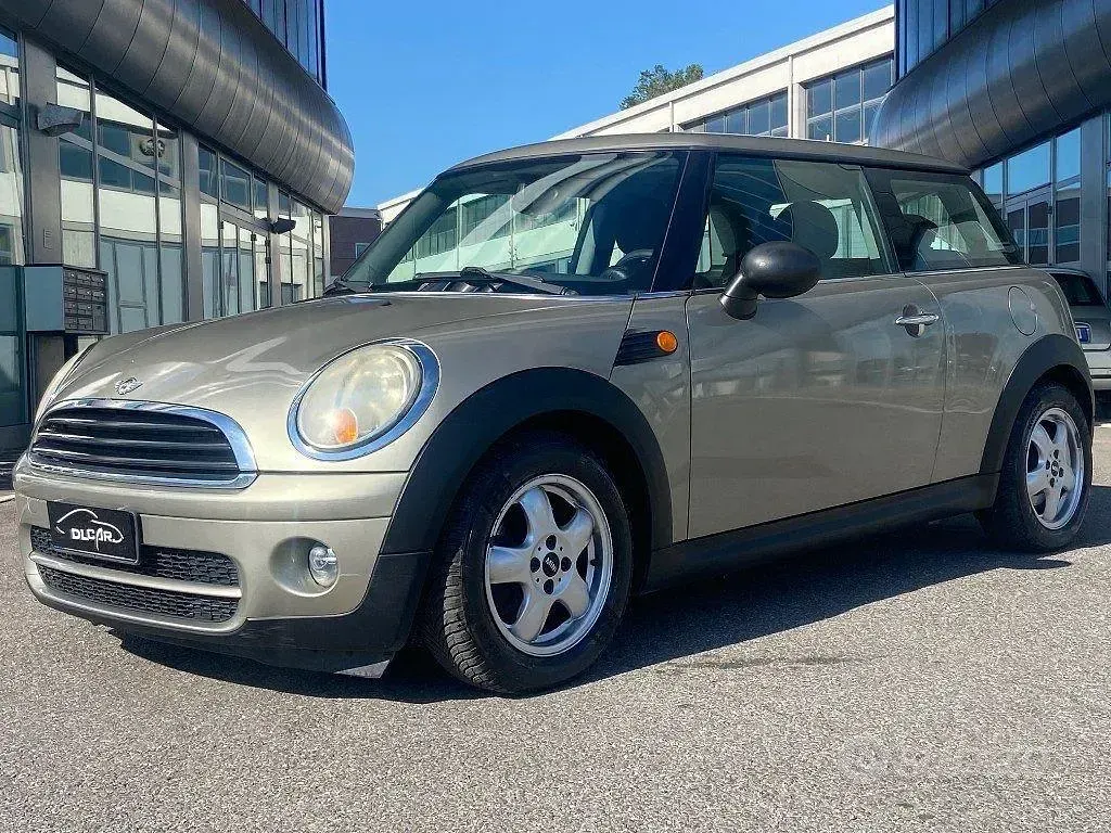 Usata Mini One D 90 CV (66 kW) 2010 Marrone Utilitaria