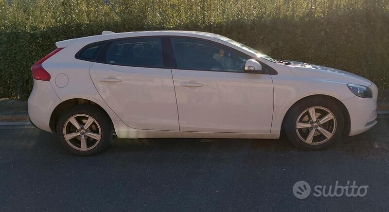 Usata Volvo V40 Kinetic 114 CV (83 kW) 2014 Bianco Station wagon