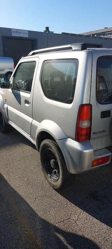 Usata Suzuki Jimny 80 CV (58 kW) 2005 Argento SUV