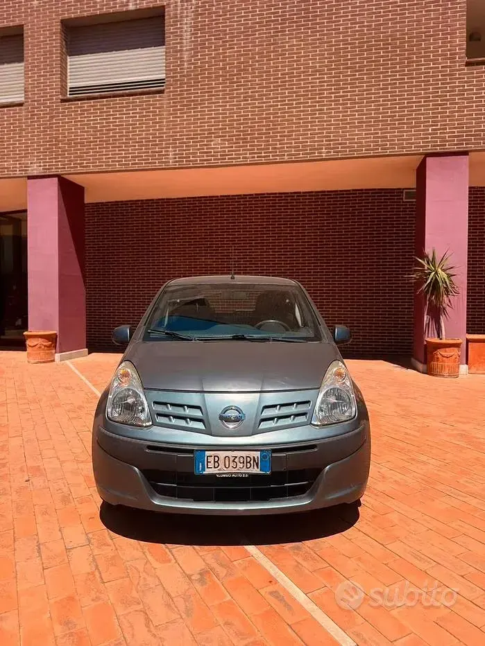 Usata Nissan Pixo 68 CV (50 kW) 2010 Grigio Utilitaria