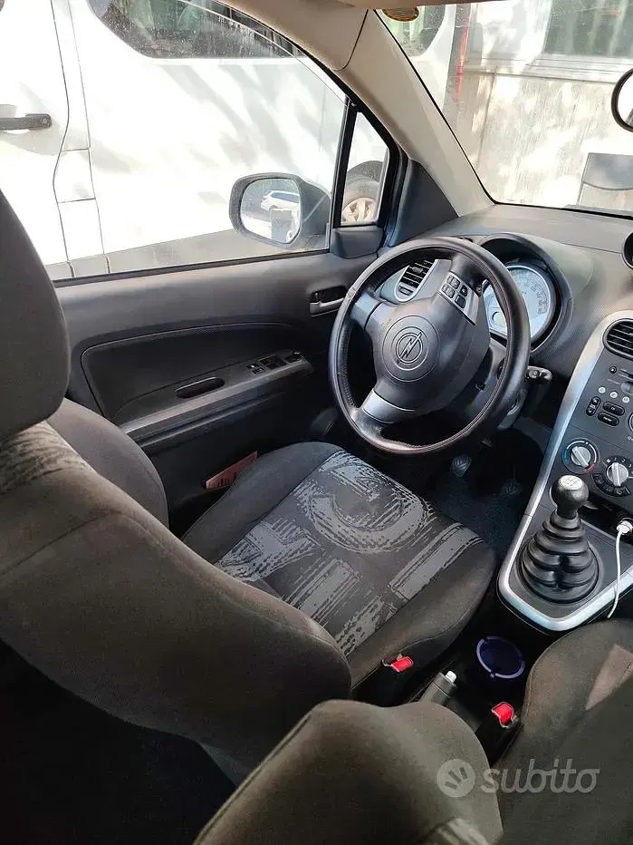 Usata Opel Agila 68 CV (50 kW) 2013 Bianco Utilitaria