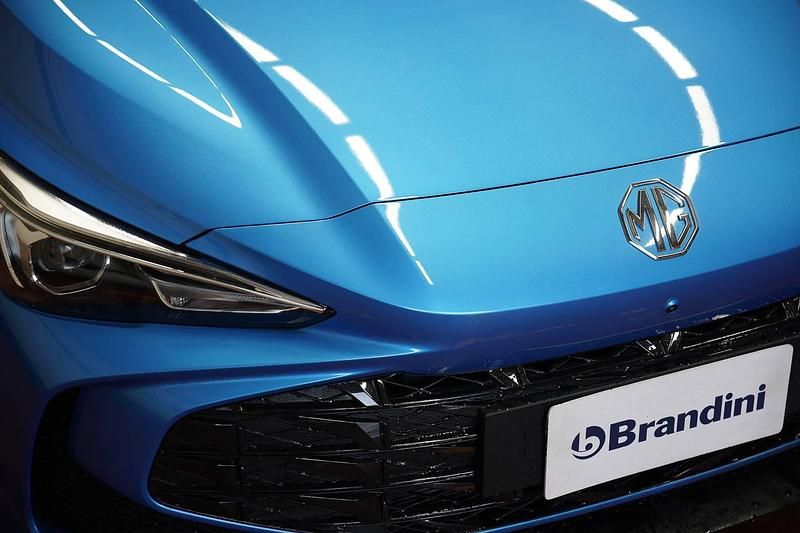 Nuova MG MG3 Luxury 194 CV (142 kW) 2026 Como blue Utilitaria