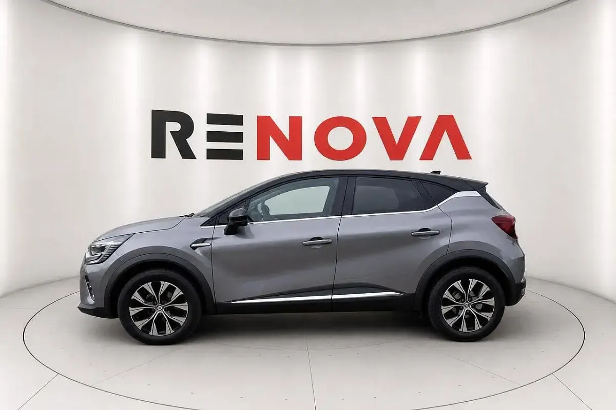 Usata Renault Captur Techno 101 CV (74 kW) 2023 Grigio SUV