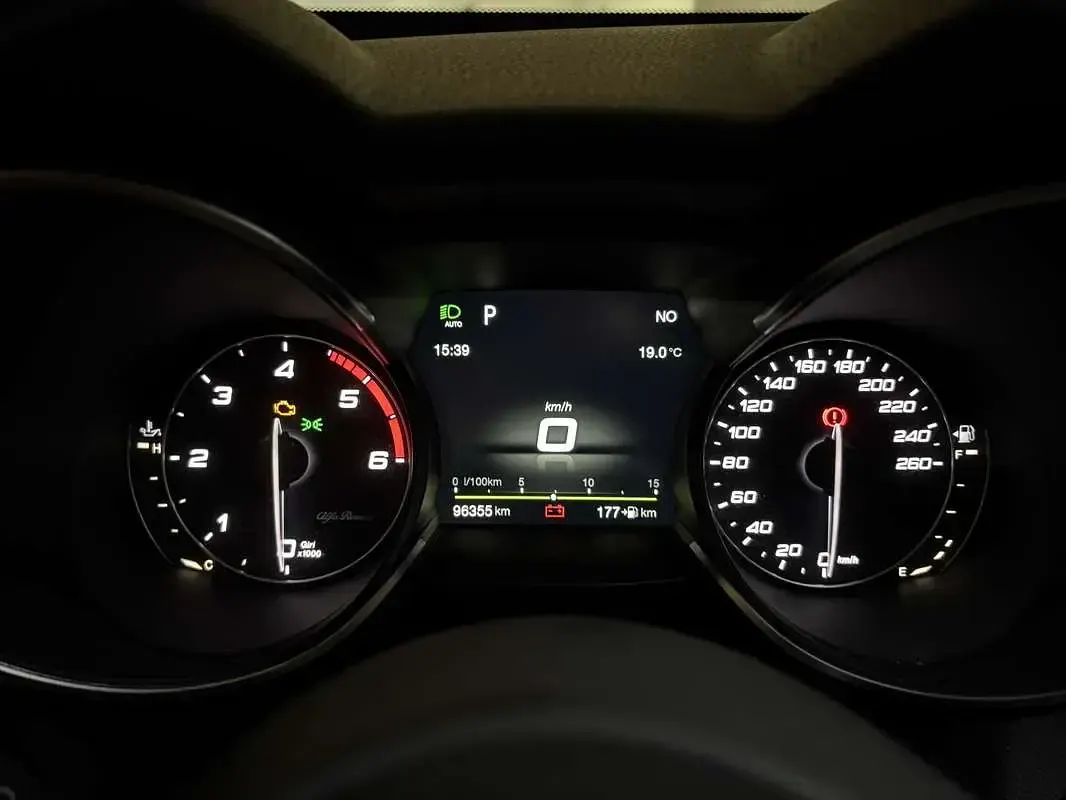 Usata Alfa Romeo Stelvio Super 179 CV (131 kW) 2017 Nero SUV
