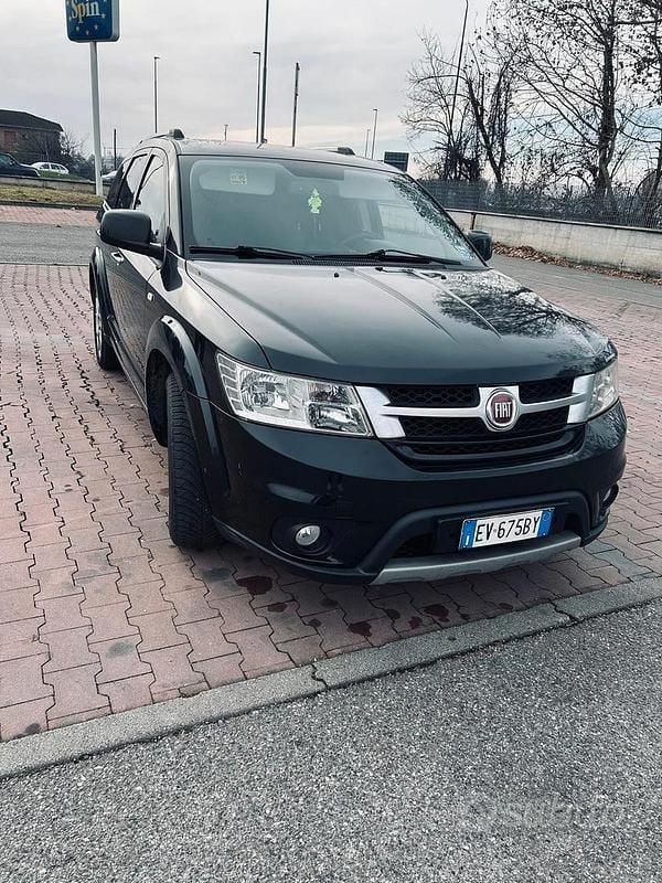 Nero Usata 2014 Fiat Freemont SUV | 8999 € (Buon prezzo) - Immagine 1/4