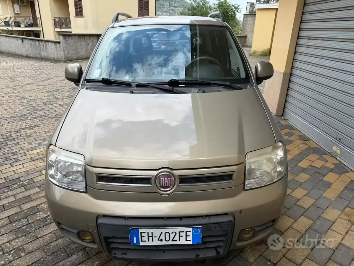 Usata Fiat Panda Climbing 69 CV (50 kW) 2011 Marrone Utilitaria