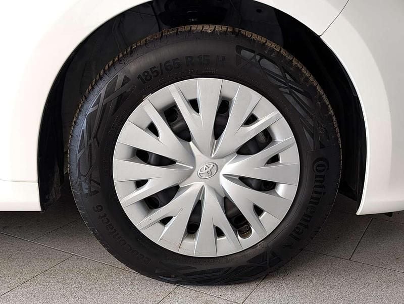 Usata Toyota Yaris Hybrid Active 92 CV (67 kW) 2025 Bianco Berlina