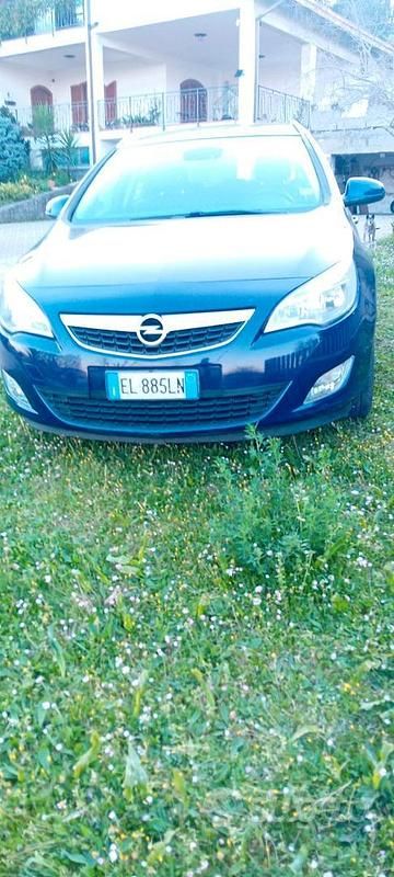 Usata Opel Astra 110 CV (80 kW) 2012 Station wagon