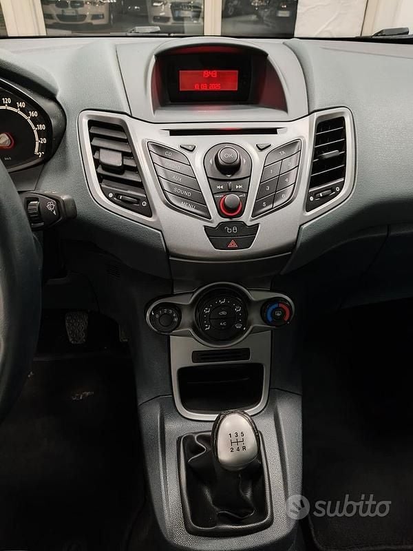 Usata Ford Fiesta 68 CV (50 kW) 2010 Blu Utilitaria