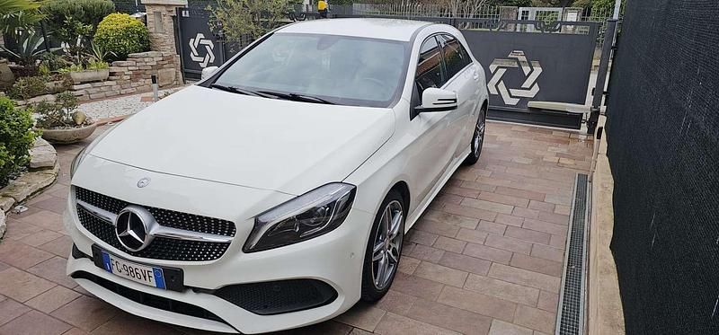 Usata Mercedes A180 Premium 109 CV (80 kW) 2014 Berlina