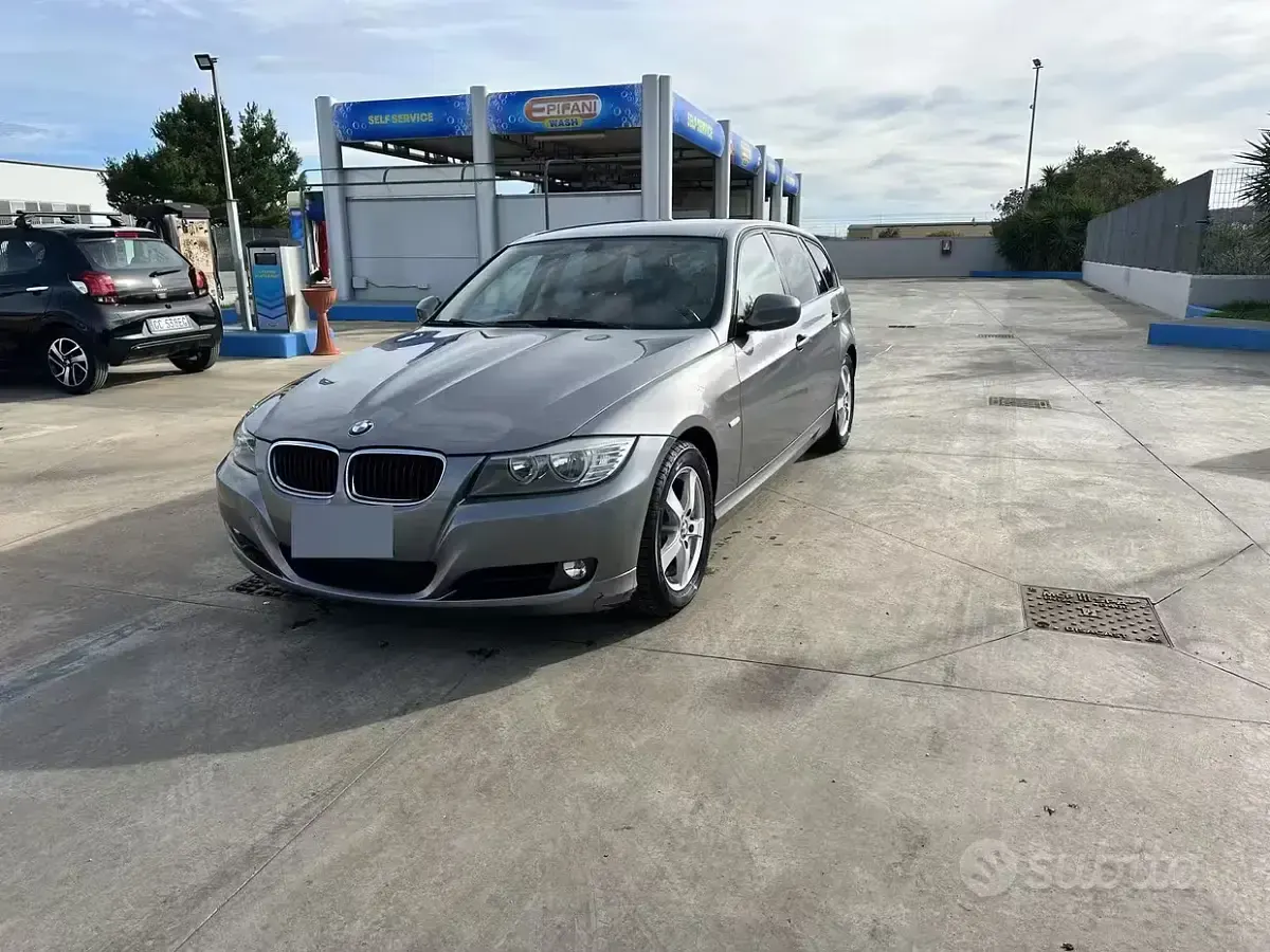 Usata BMW 320 143 CV (105 kW) 2010 Grigio Station wagon