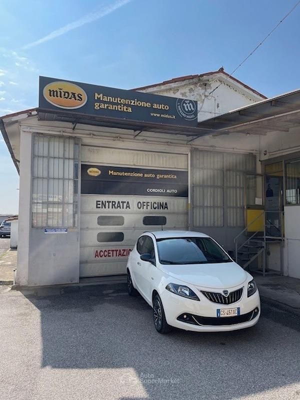 Usata Lancia Ypsilon 69 CV (50 kW) 2024 Bianco Utilitaria