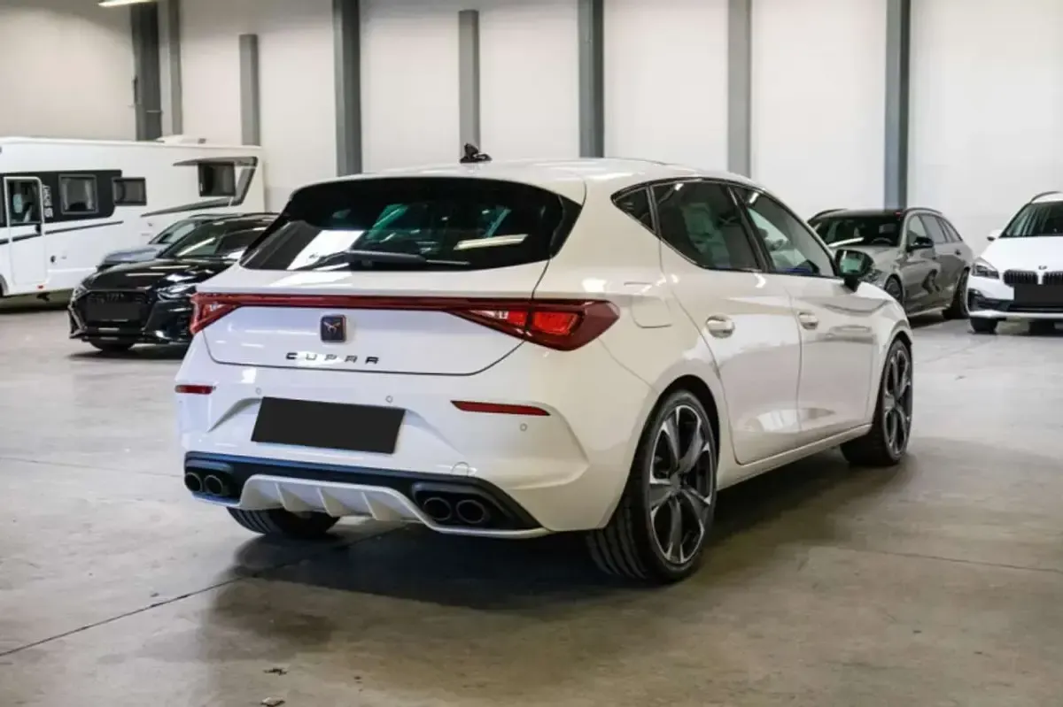Usata Cupra Leon VZ 300 CV (220 kW) 2024 Bianco Berlina