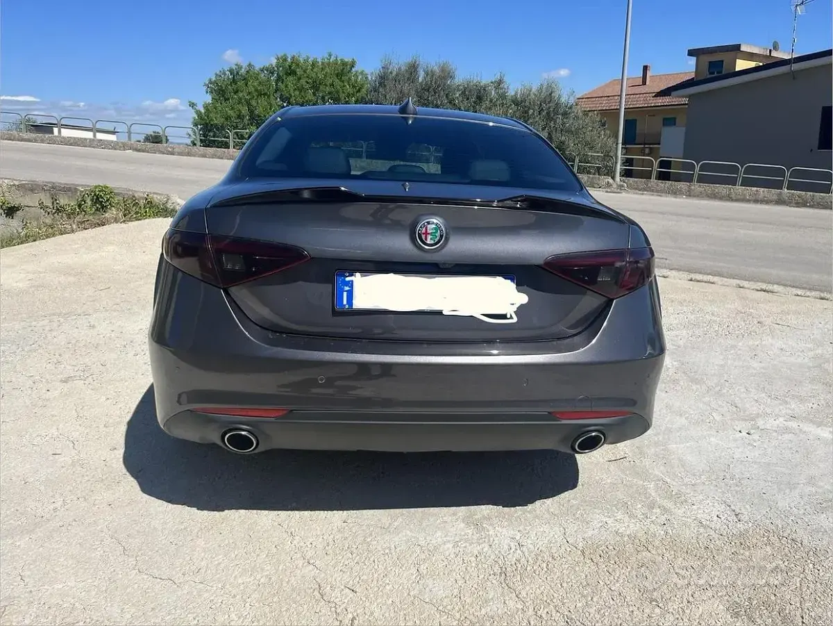 Usata Alfa Romeo Giulia 180 CV (132 kW) 2024 Berlina