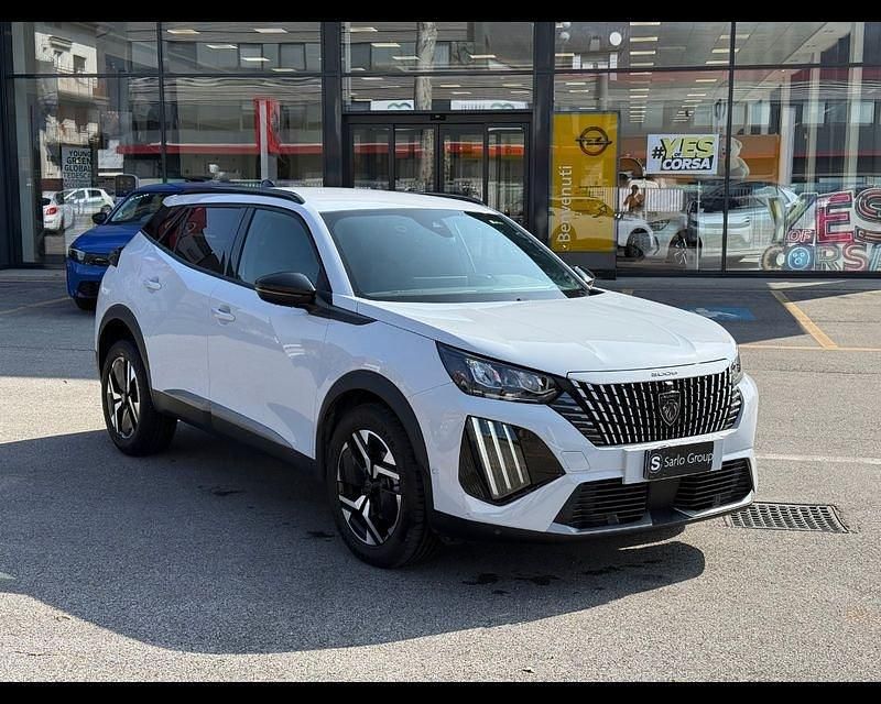 Usata Peugeot 2008 Allure 102 CV (75 kW) 2024 Bianco SUV