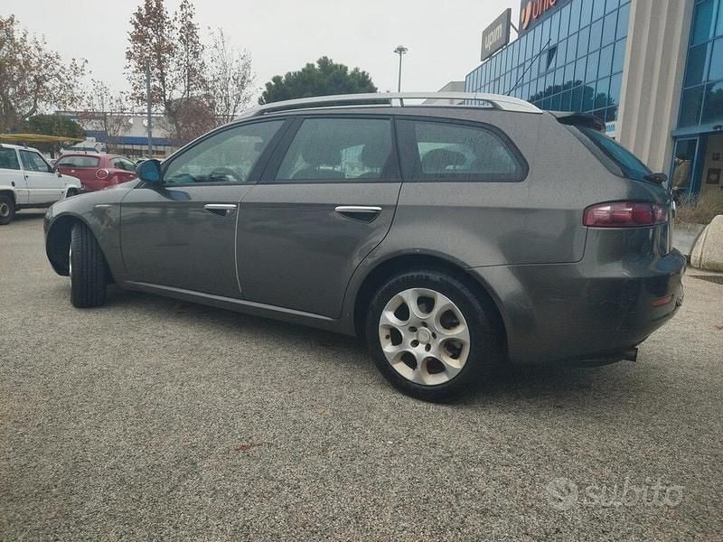 Usado Alfa Romeo 159 Progression 150 CV (110 kW) 2008 Gris Familiar