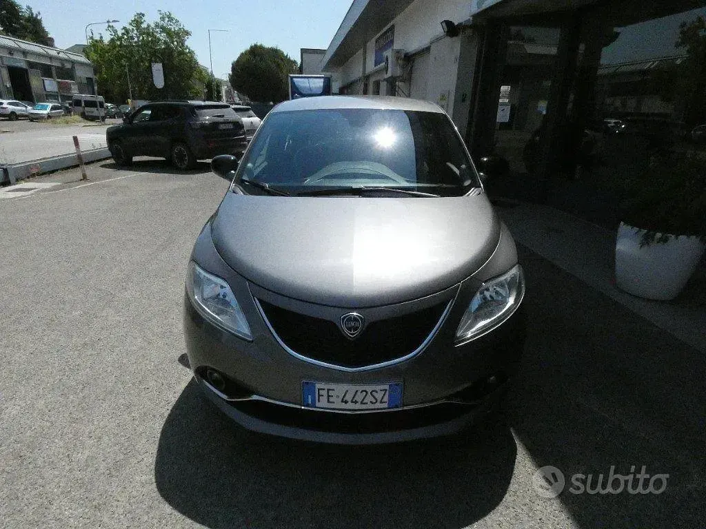 Usata Lancia Ypsilon S 95 CV (69 kW) 2016 Grigio Utilitaria