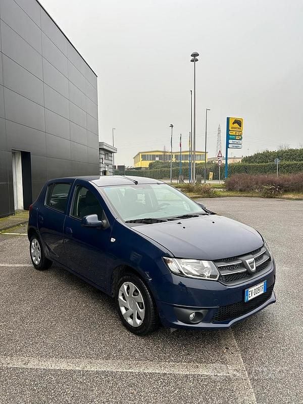 Usata Dacia Sandero 110 CV (80 kW) 2014 Blu Berlina