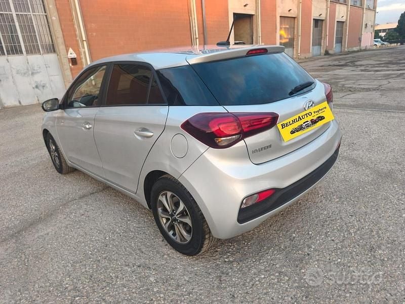 Usata Hyundai i20 74 CV (54 kW) 2020 Grigio Berlina