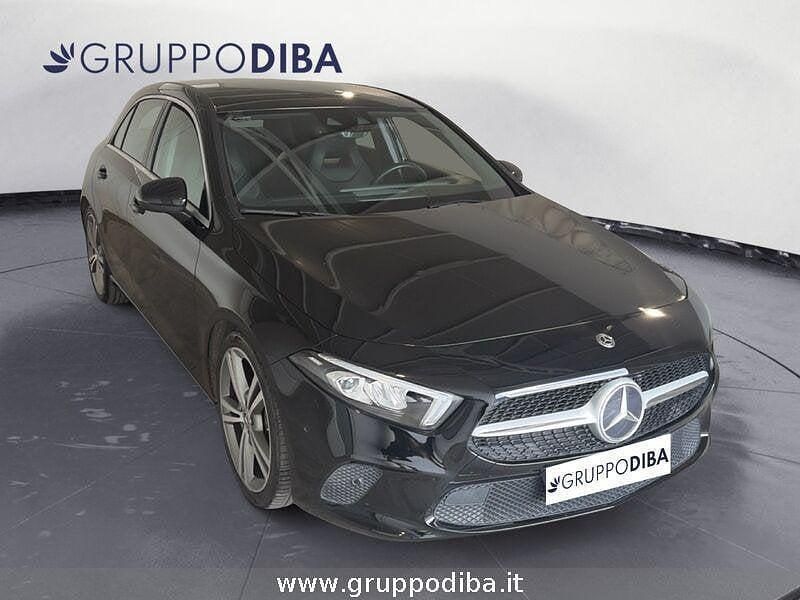 Usata Mercedes A180 116 CV (85 kW) 2019 Nero Berlina