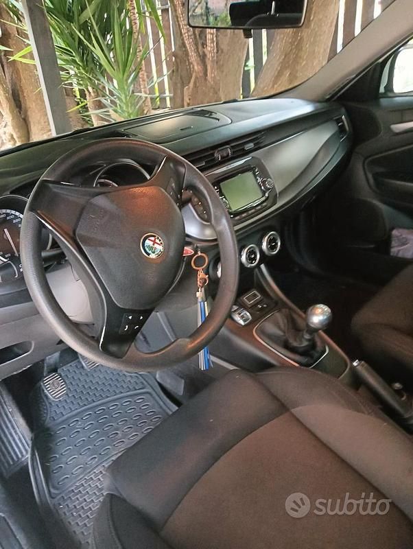Usata Alfa Romeo Giulietta 130 CV (95 kW) 2015 Utilitaria