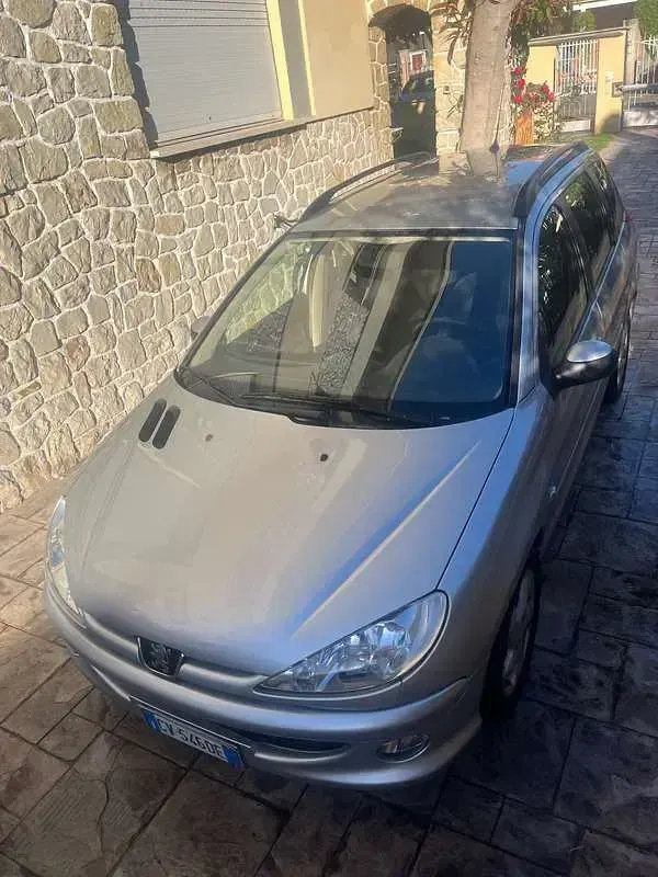 Usata Peugeot 206 88 CV (64 kW) 2005 Grigio Station wagon