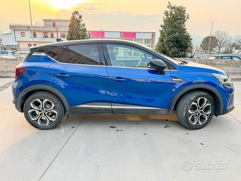 Usata Renault Captur Techno 101 CV (74 kW) 2023 Blu SUV