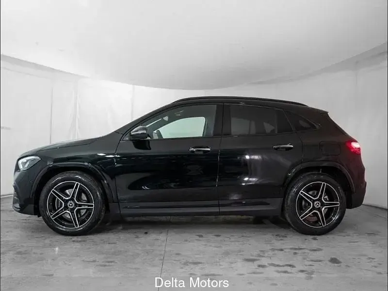 Nuevo Mercedes GLA200 AMG line 150 CV (110 kW) 2026 Negro SUV