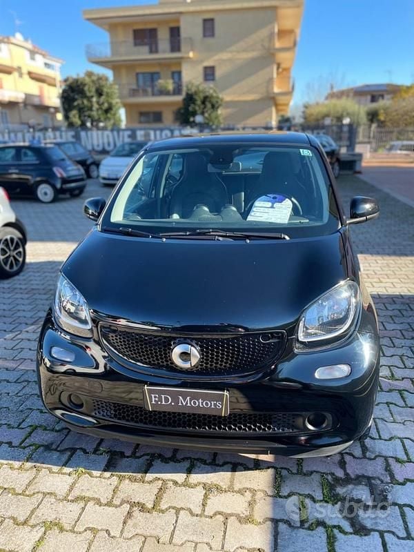 Usata Smart ForFour Prime 90 CV (66 kW) 2019 Nero Utilitaria