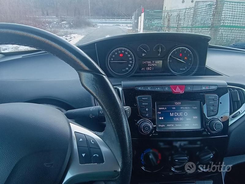 Usata Lancia Ypsilon 69 CV (50 kW) 2018 Bianco Utilitaria