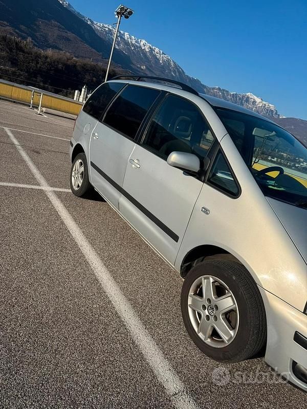 Usata VW Sharan 116 CV (85 kW) 2003 Grigio Monovolume