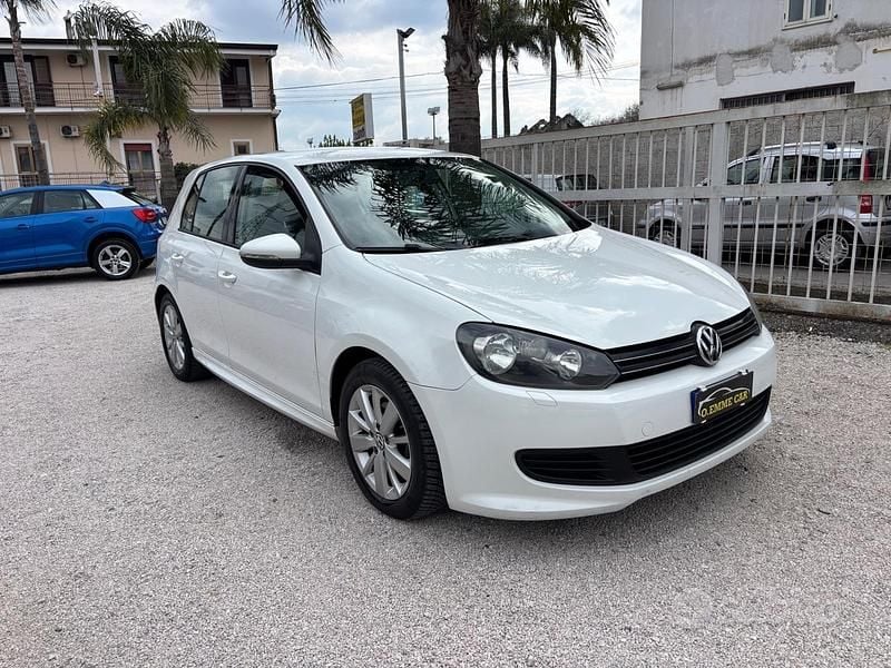 Usata VW Golf VI Highline 105 CV (77 kW) 2011 Bianco Utilitaria
