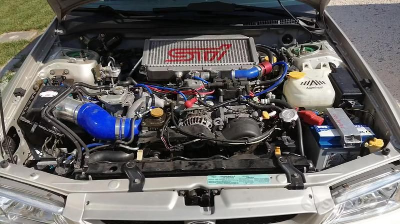 Usata Subaru Impreza 310 CV (228 kW) 2000 Grigio Berlina