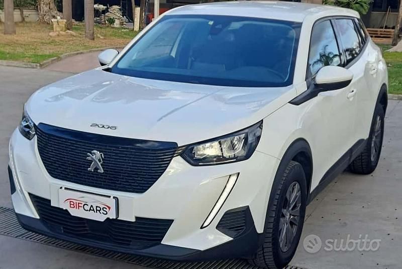 Usata Peugeot 2008 Active 100 CV (73 kW) 2021 Bianco SUV