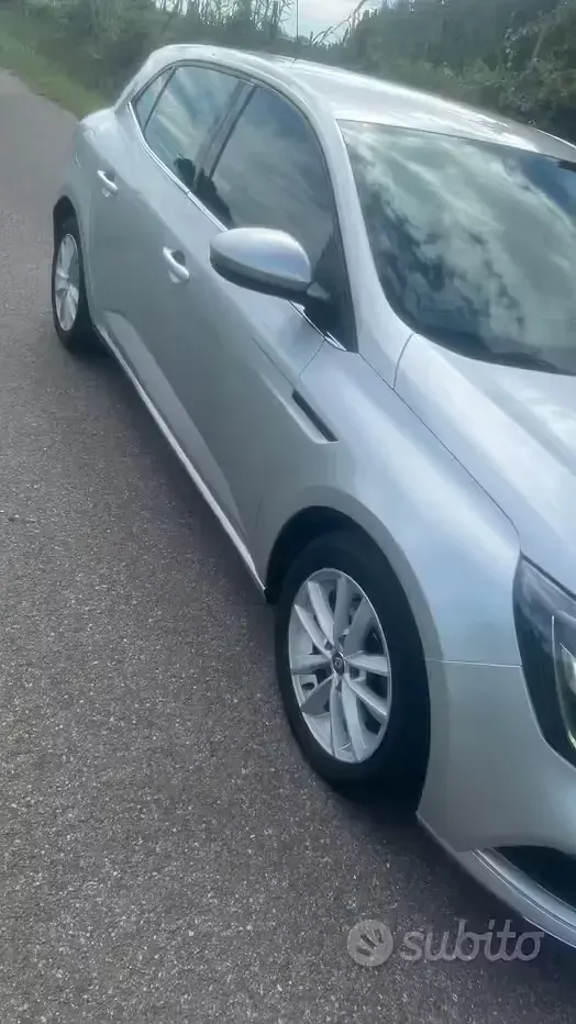 Usata Renault Mégane IV 110 CV (80 kW) 2016 Grigio Berlina