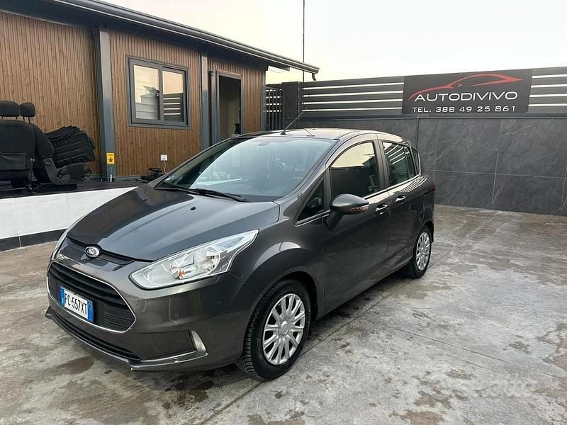 Usata Ford B-MAX Titanium 90 CV (66 kW) 2016 Grigio Monovolume