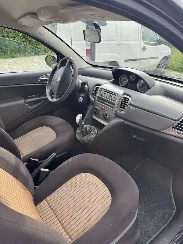 Usata Lancia Ypsilon 60 CV (44 kW) 2007 Nero Utilitaria