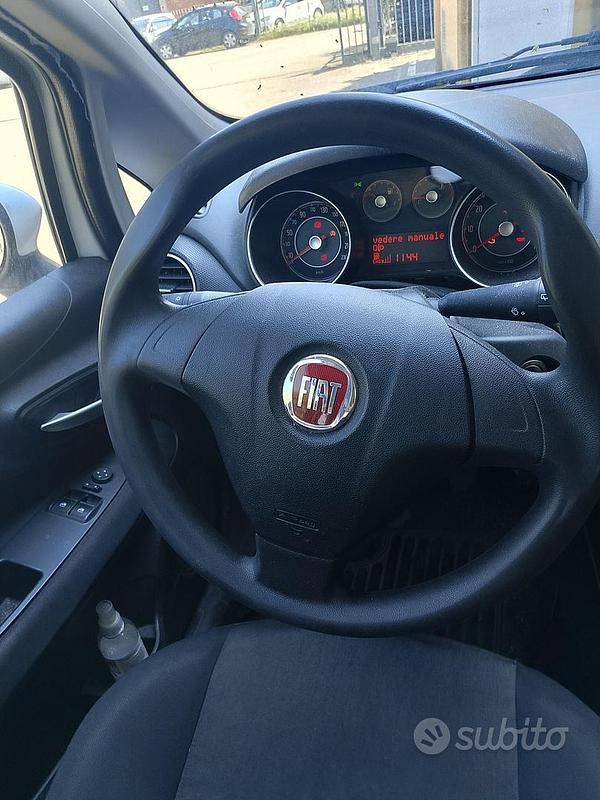 Usata Fiat Punto 77 CV (56 kW) 2013 Bianco Utilitaria