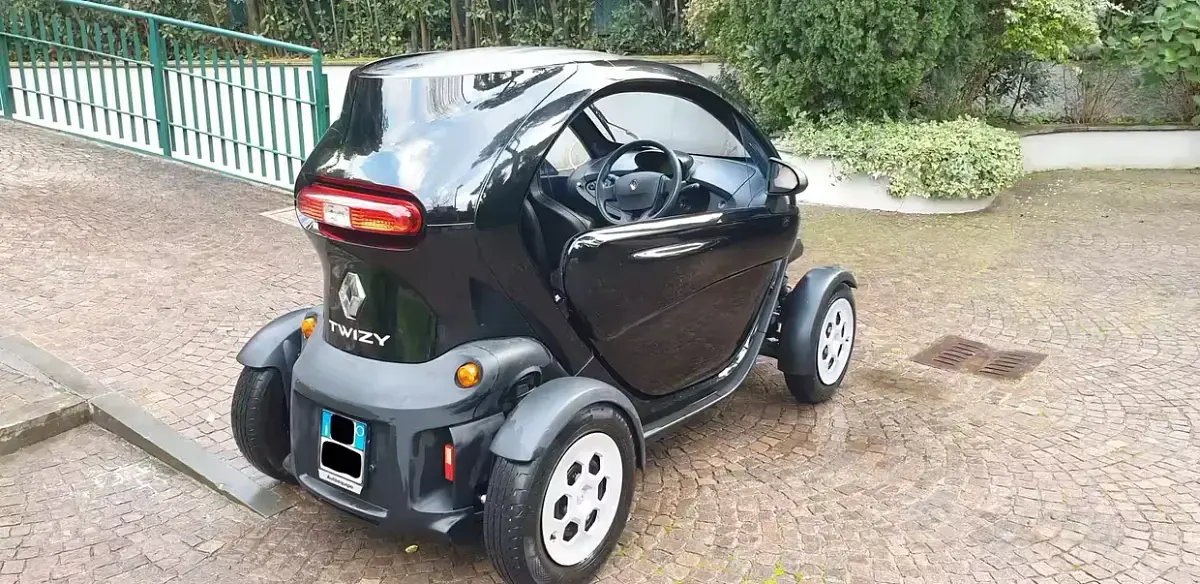 Usata Renault Twizy 12 kW (17 CV) 2016 Nero Utilitaria