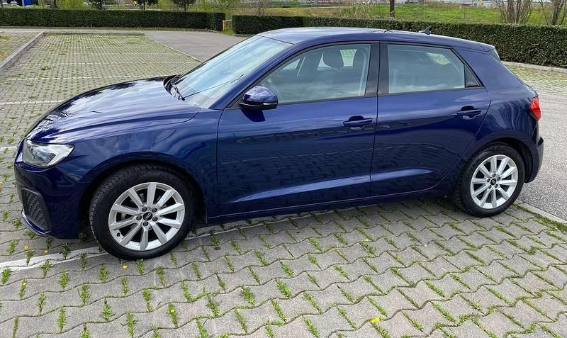 Usata Audi A1 Sportback Business 95 CV (69 kW) 2023 Blu/azzurro Utilitaria