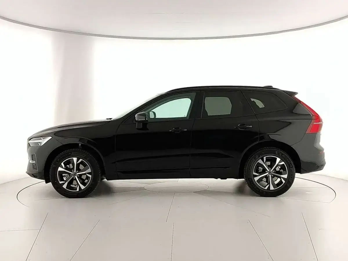 Nuova Volvo XC60 Core 250 CV (183 kW) 2026 Nero SUV
