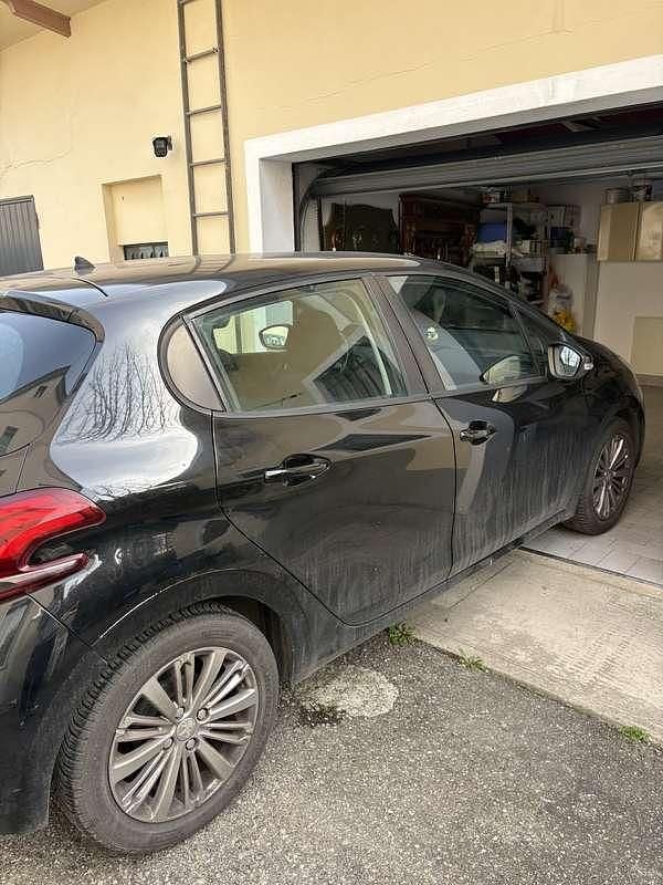 Usata Peugeot 208 Allure 82 CV (60 kW) 2017 Utilitaria